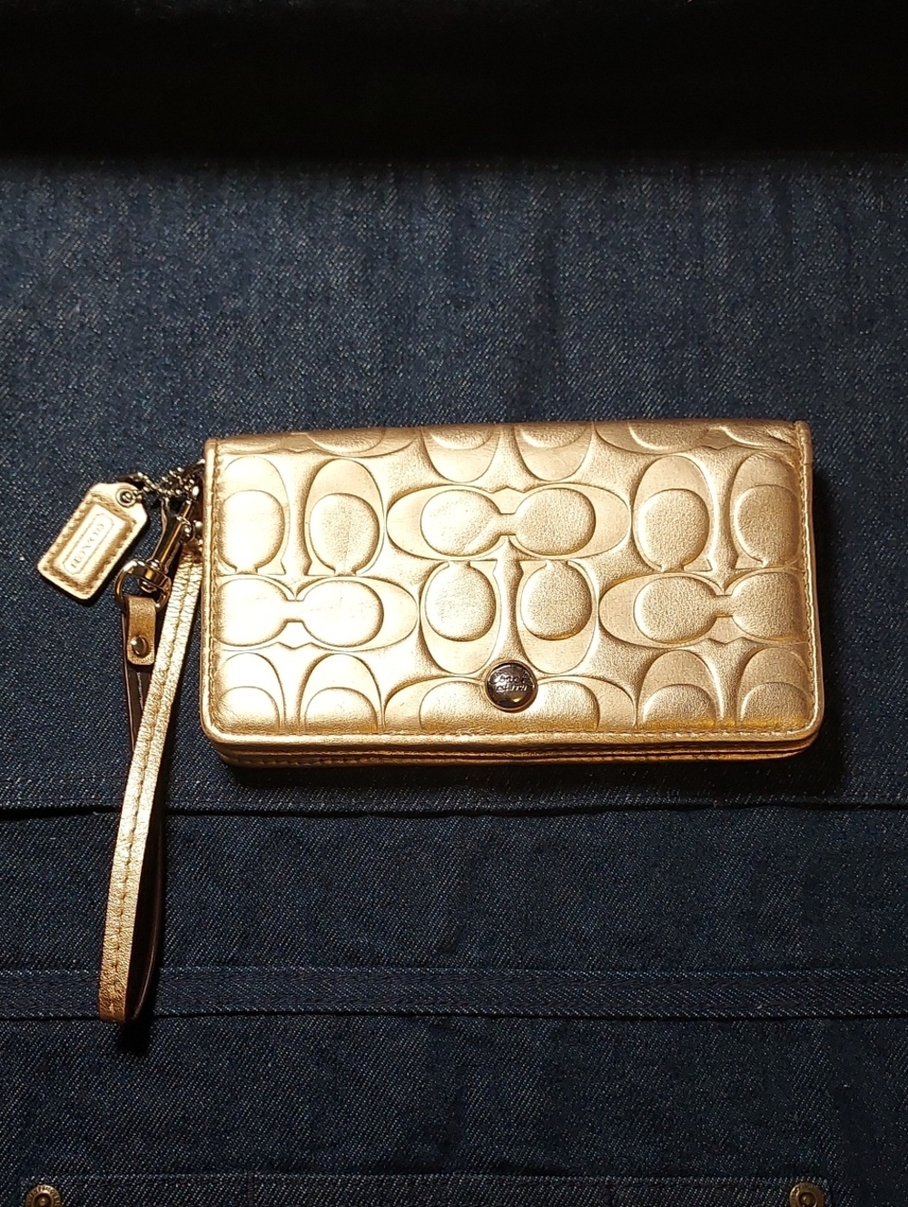 Coach Gold Metallic Wallet Embossed Leather Wristlet Y2K